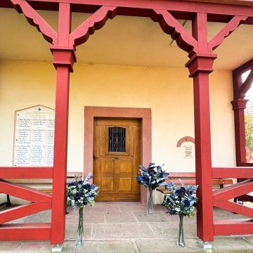 Midnight Bloom große Sträuße für Traubogen und Kirche – Kundenwunsch von Julie Fleur