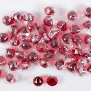 Acryl Dekosteine Anhänger LUVANA, Diamant Kugel, 48 Stück, rot, 4cm