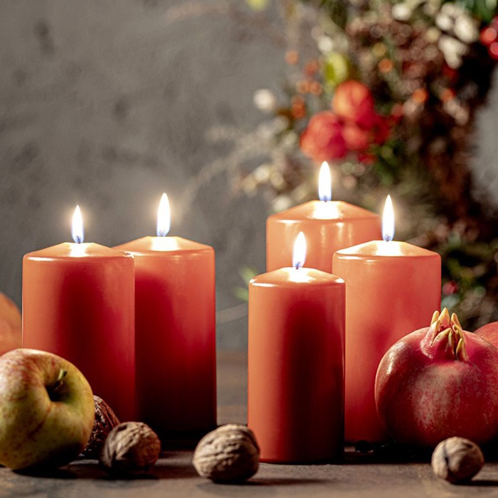 rote Weihnachtskerzen